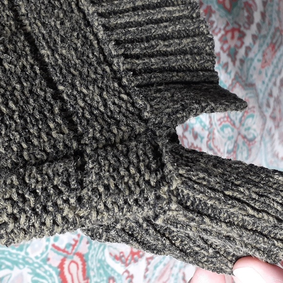 NWOT Apt 9 Olive Green Sweater, Size S - Picture 6 of 8